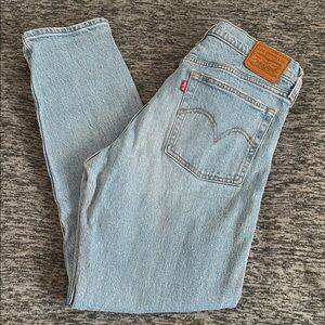 Levi’s Premium Wedgie jeans Size 29 GUC